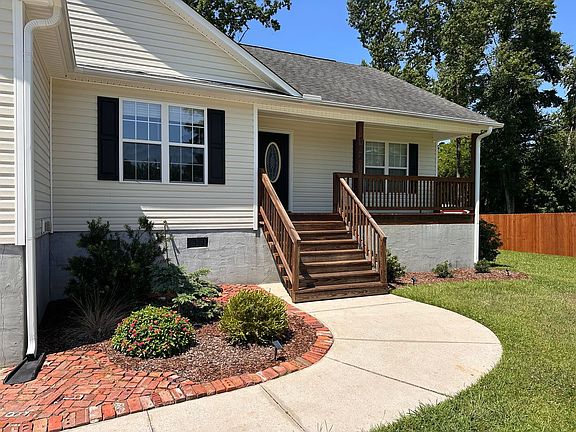 2nd image of 102 Brookhaven Dr