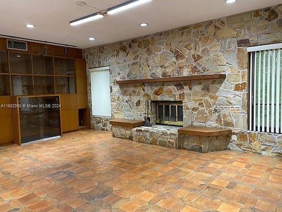 4th image of 4450 S Jog Rd