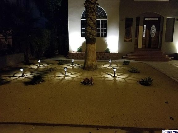 5th image of 669 W Wilson Ave