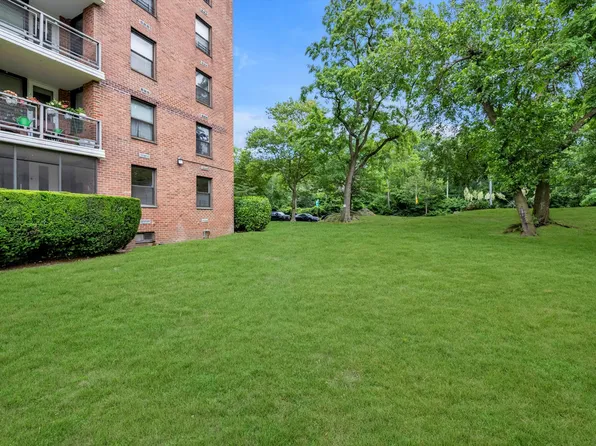 4705 Henry Hudson Parkway image 21 of 23