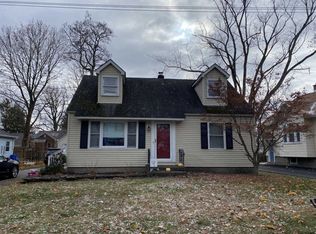 14 McMillen Pl, Delmar, NY 12054