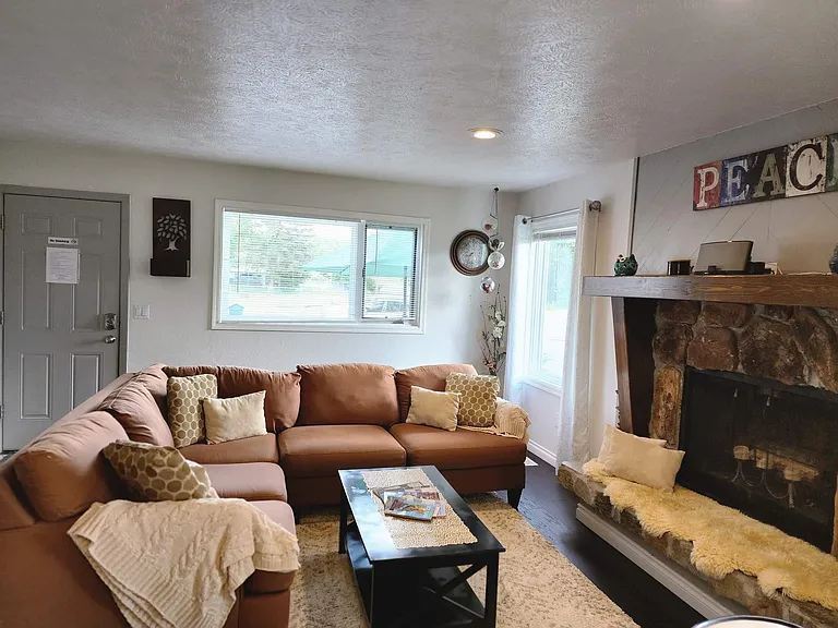 8361 E 5th Ave #C — Photo 16