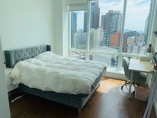 Rented by Hooli Homes New York Inc | media 22