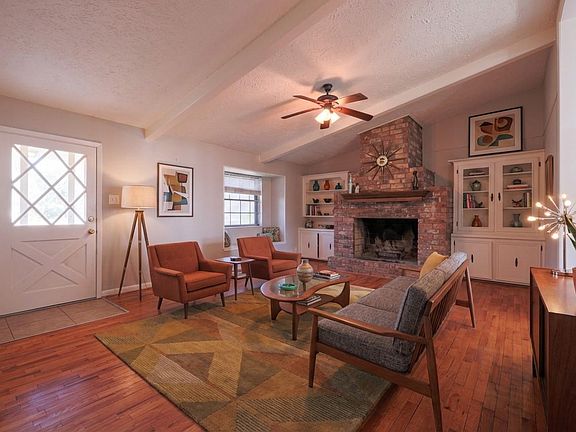 2nd image of 20427 Lakeside Drive