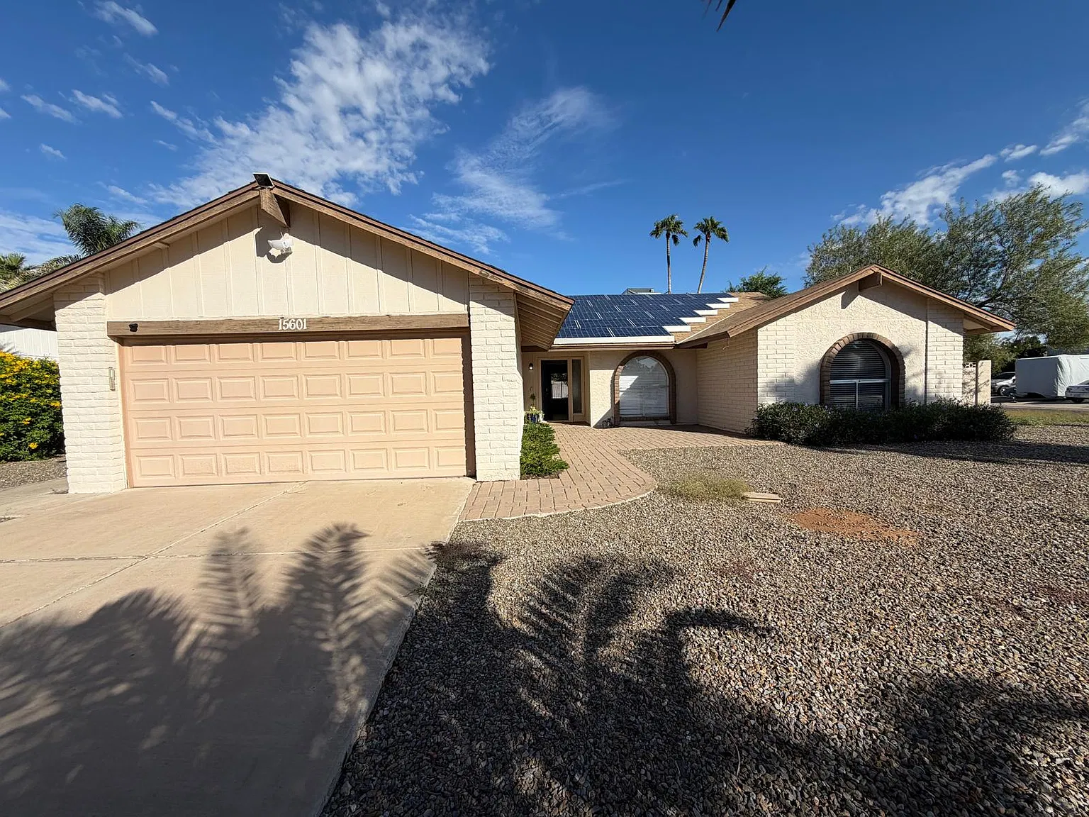 4 bed, 2129 sqft, $3,995 — Photo 2