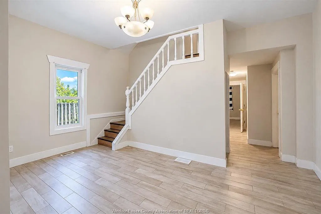 4 bed, $2,200 — Photo 3