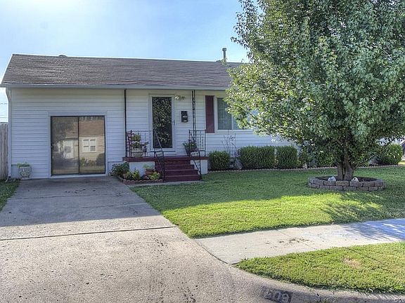 2nd image of 509 N Dogwood St