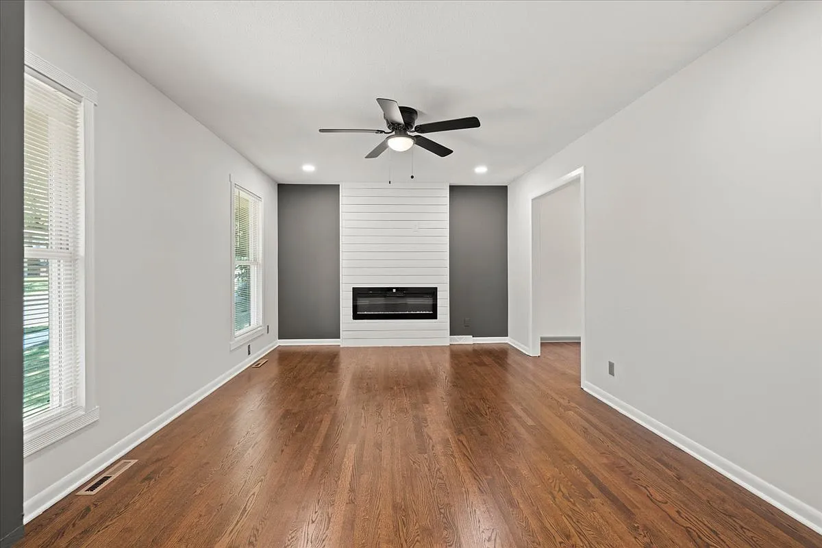3 bed, 1828 sqft, $1,899 — Photo 4