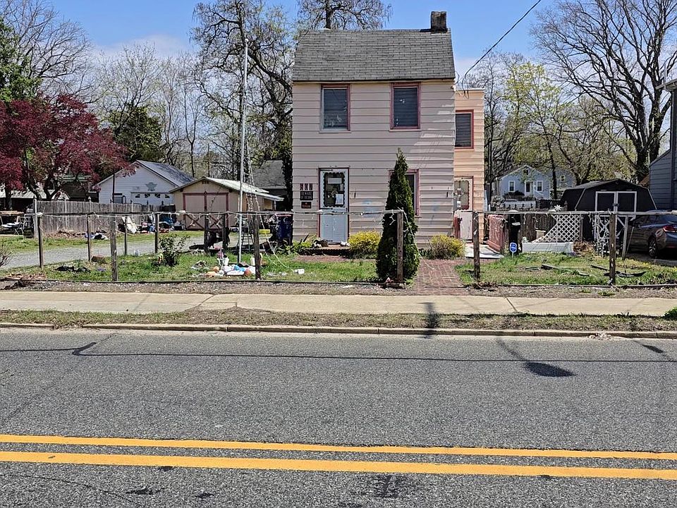 2nd image of 607 S 2nd St