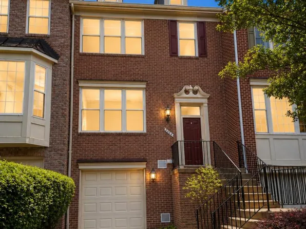 7412 Gillingham Row, Alexandria, VA 22315
