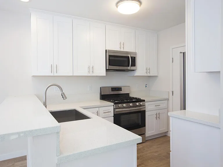 12338 Parkside St — Photo 4