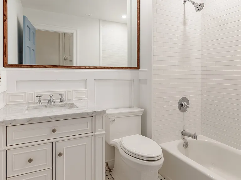 129 E 61st St #3 — Photo 12
