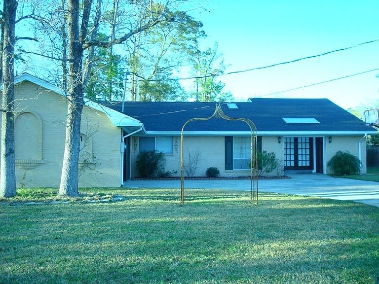 1st image of 1614 Whispering Woods Dr