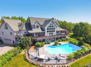 27 Pine Brae Ln, Rockport, ME 04856