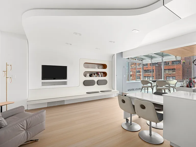 200 E 58th St #16F — Photo 1