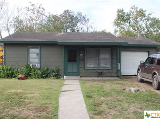 609 Avenue C, Victoria, TX 77901