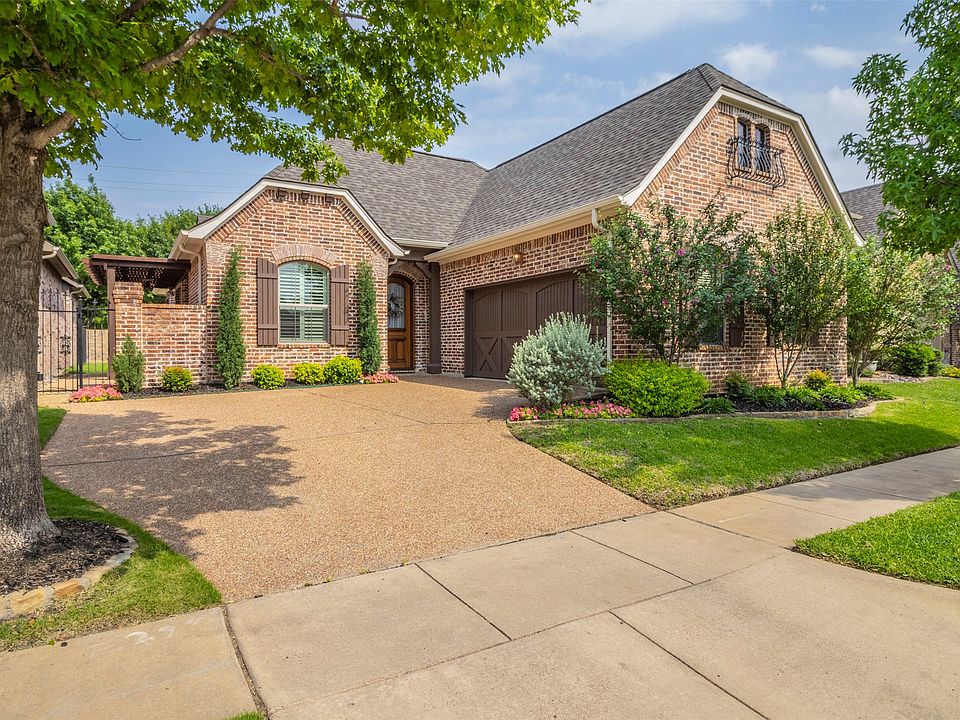 1st image of 217 La Fontaine Ln