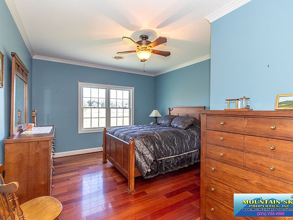 5th image of 26 Buttercup Ln