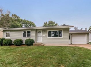 2940 23rd Ave, Marion, IA 52302