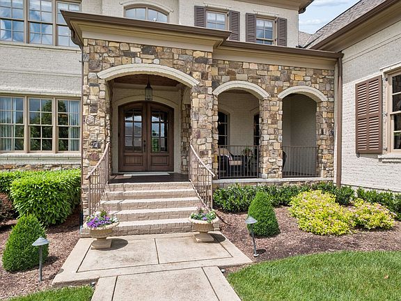4th image of 988 Still Forest Dr