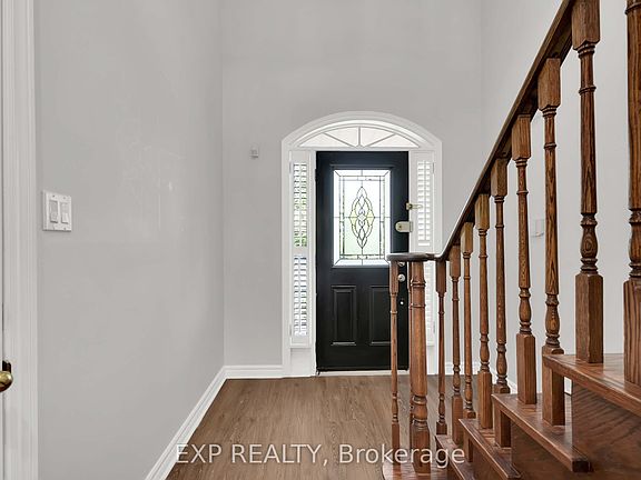 2nd image of 6 Purdy Cres W