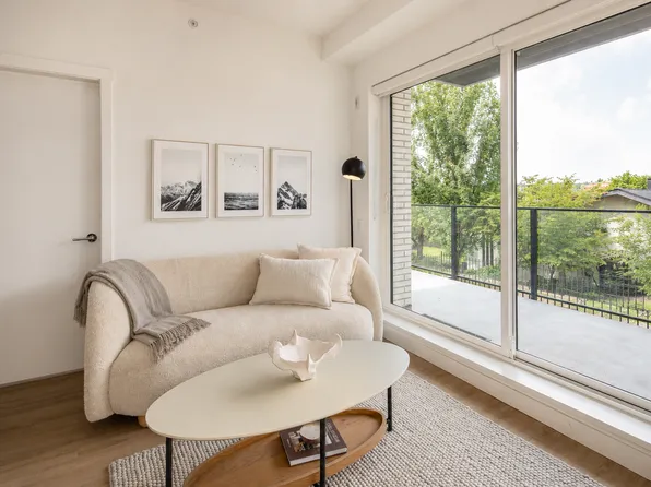 2108 W 16th Ave #E1, Vancouver, BC V6J 2M6