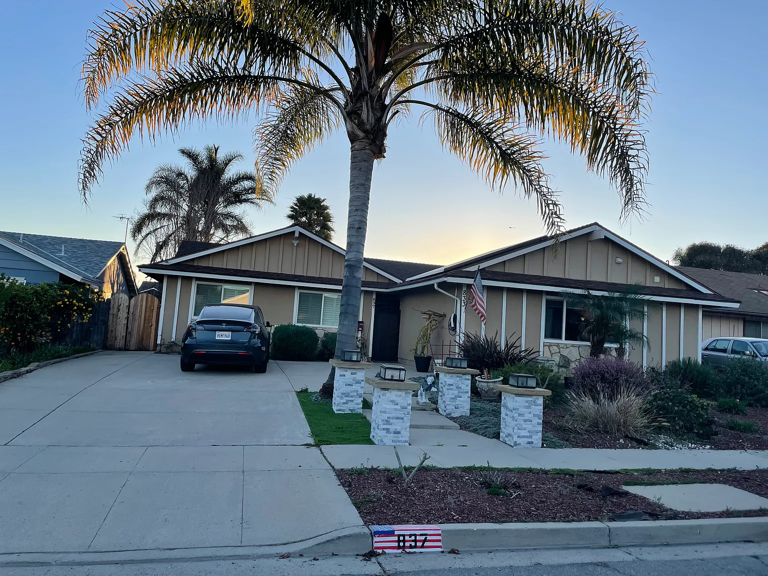 837 Concord Ave — Photo 1