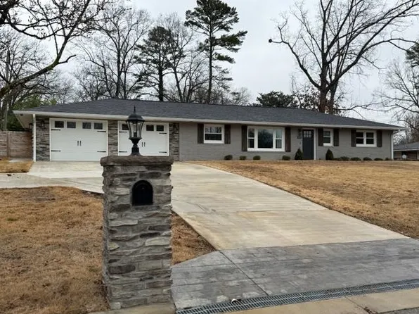 1633 Winston St, Florence, AL 35630