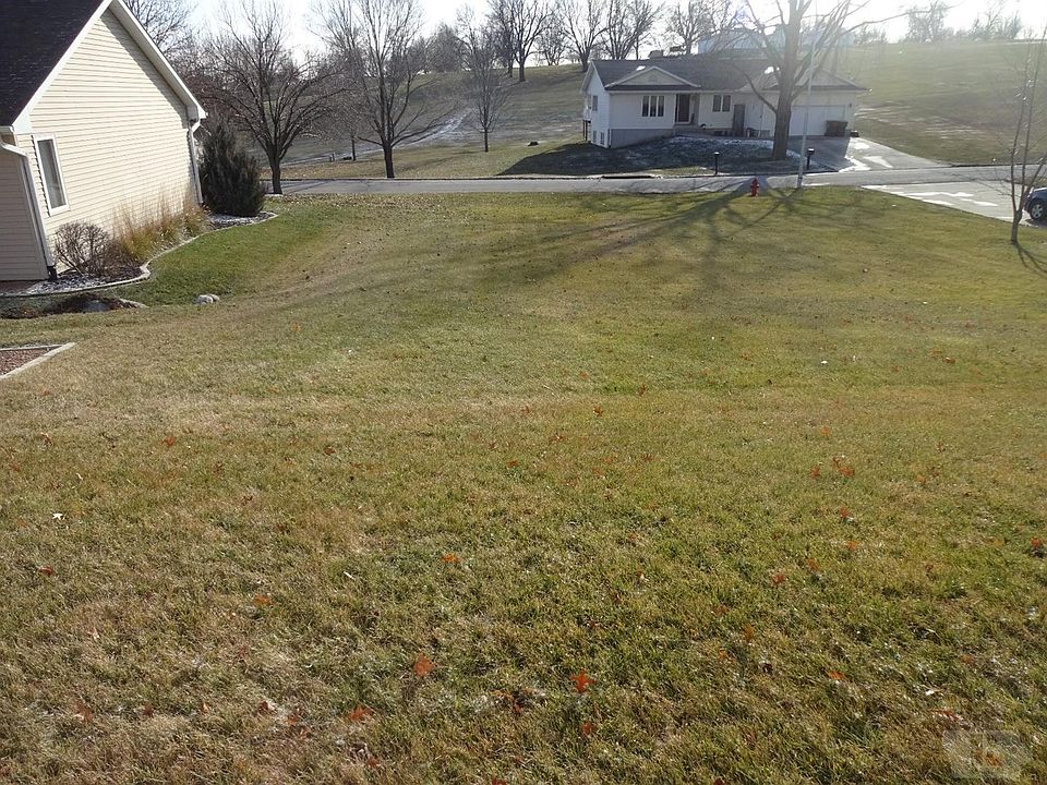 1st image of 240 Country Club Dr