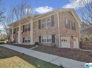 7325 Pinewood Dr, Trussville, AL 35173