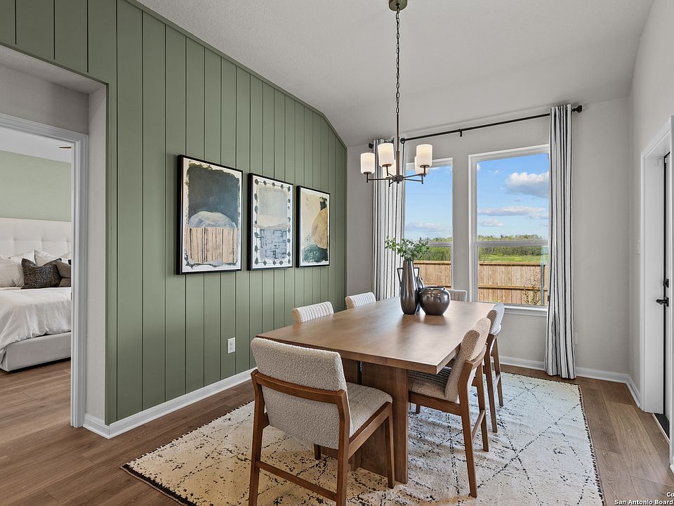 2nd image of 611 Moki Place