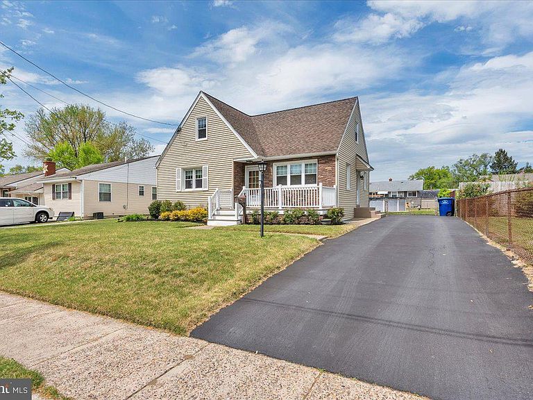 Listing photo 3