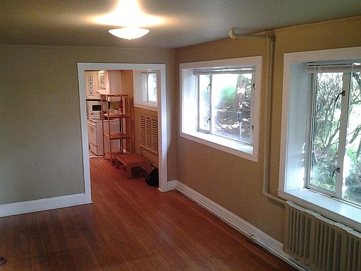 5th image of 1302 Queen Anne Ave N APT B