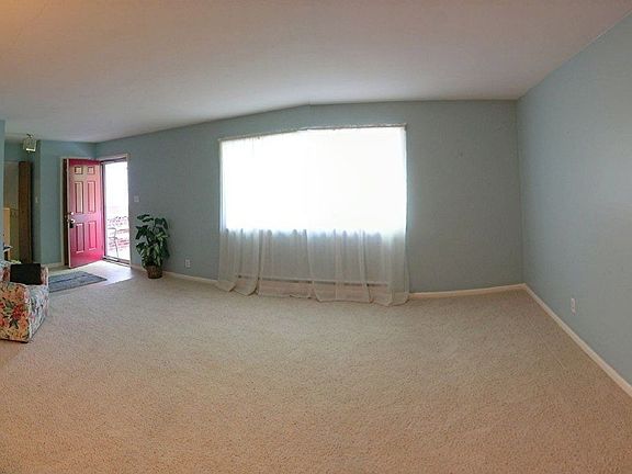 3rd image of 1104 N Eleanor St
