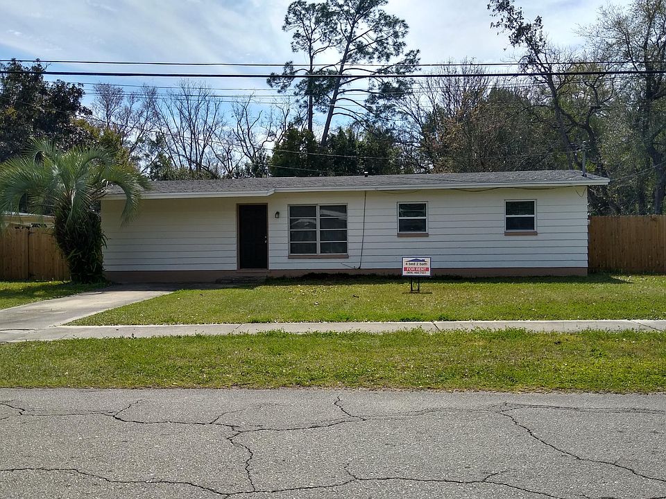1st image of 340 Woodside Dr