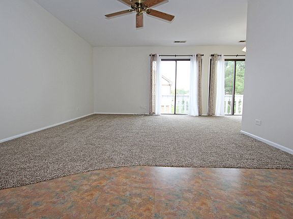 3rd image of 322 Woodbury Ct APT B2