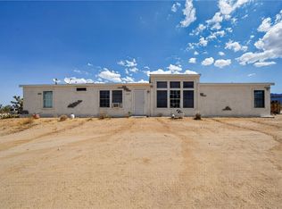 15710 S Kit Carson Rd, Yucca, AZ 86438
