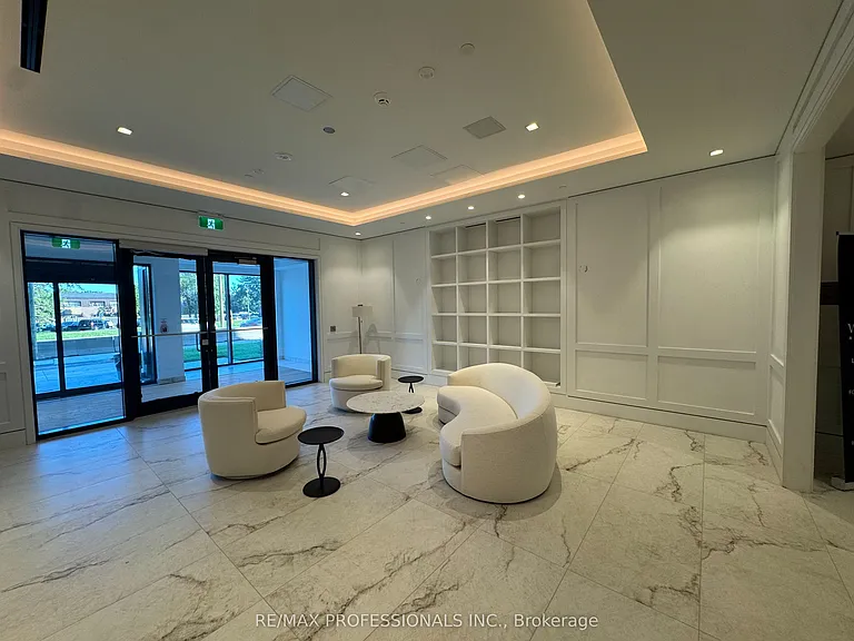 4010 Eglinton Ave W #1011 — Photo 3