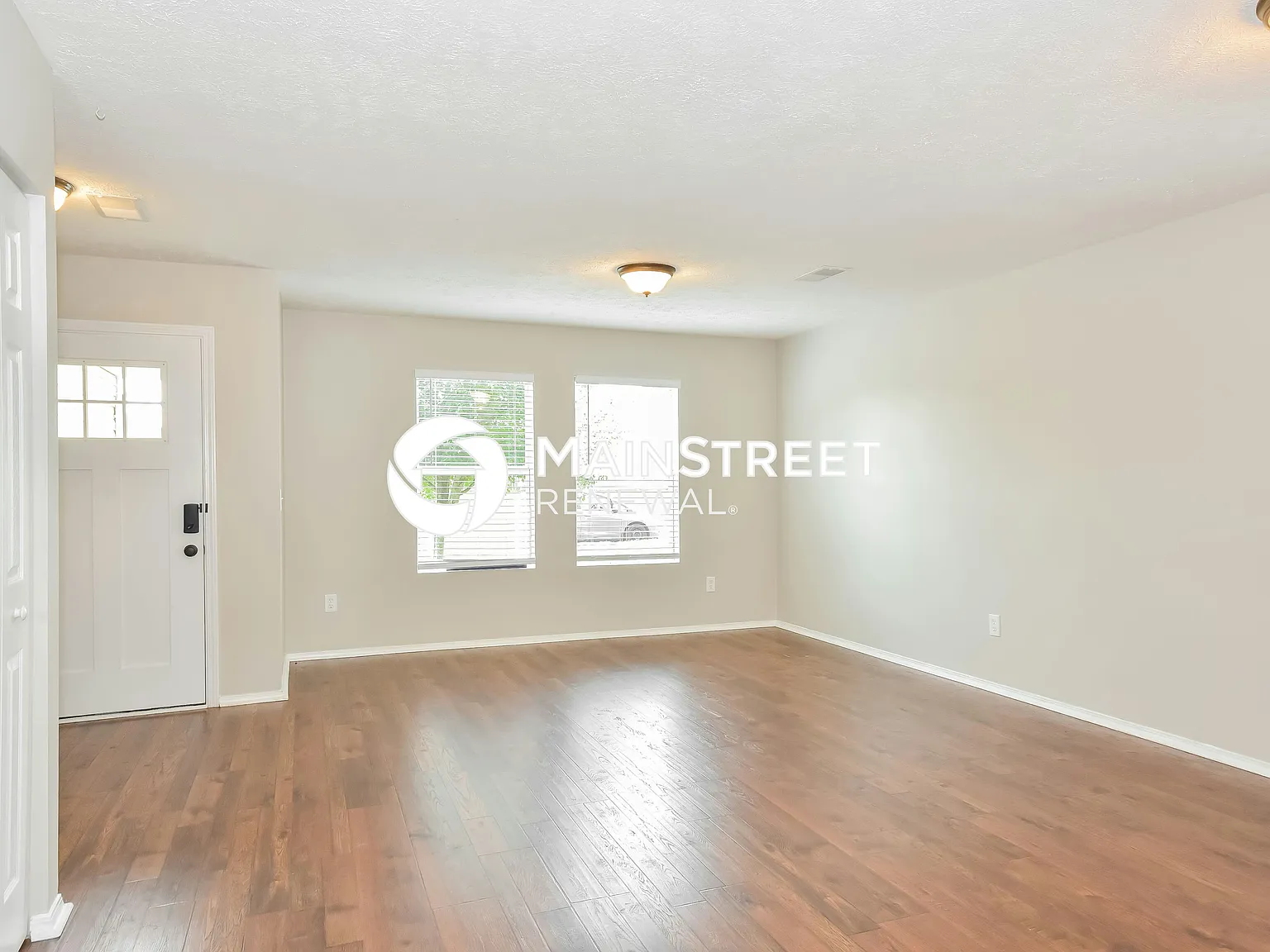 2763 Sutherland Dr — Photo 2
