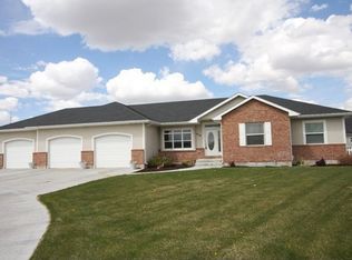 810 Wolfcreek Cir, Idaho Falls, ID 83401