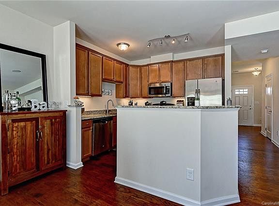 3rd image of 7337 Copper Beech Tc