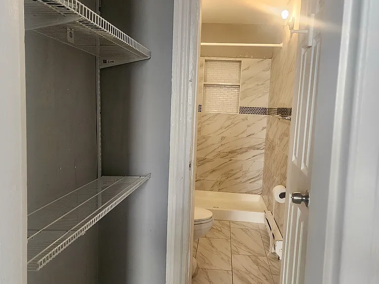 25 Laurel St #1 — Photo 10