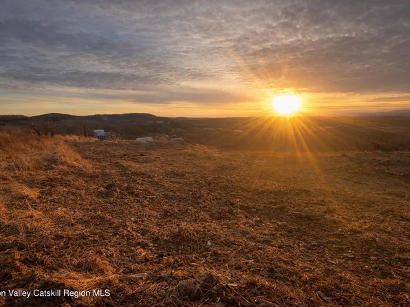 75 Palazzo Lane, Highland, NY 12528