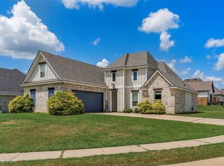 608 Lessie Dr, Stonewall, LA 71078