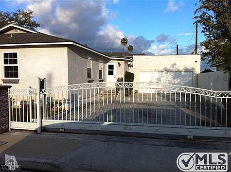 5th image of 2712 Barry St