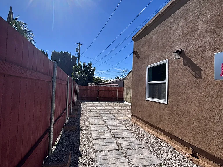 3216 S 8th — Photo 22