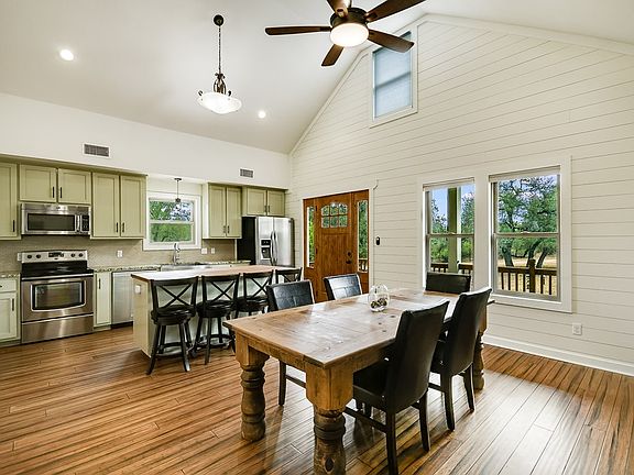 5th image of 626 Sandy Mountain Dr