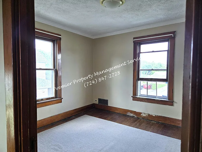 407 Bridge St — Photo 11