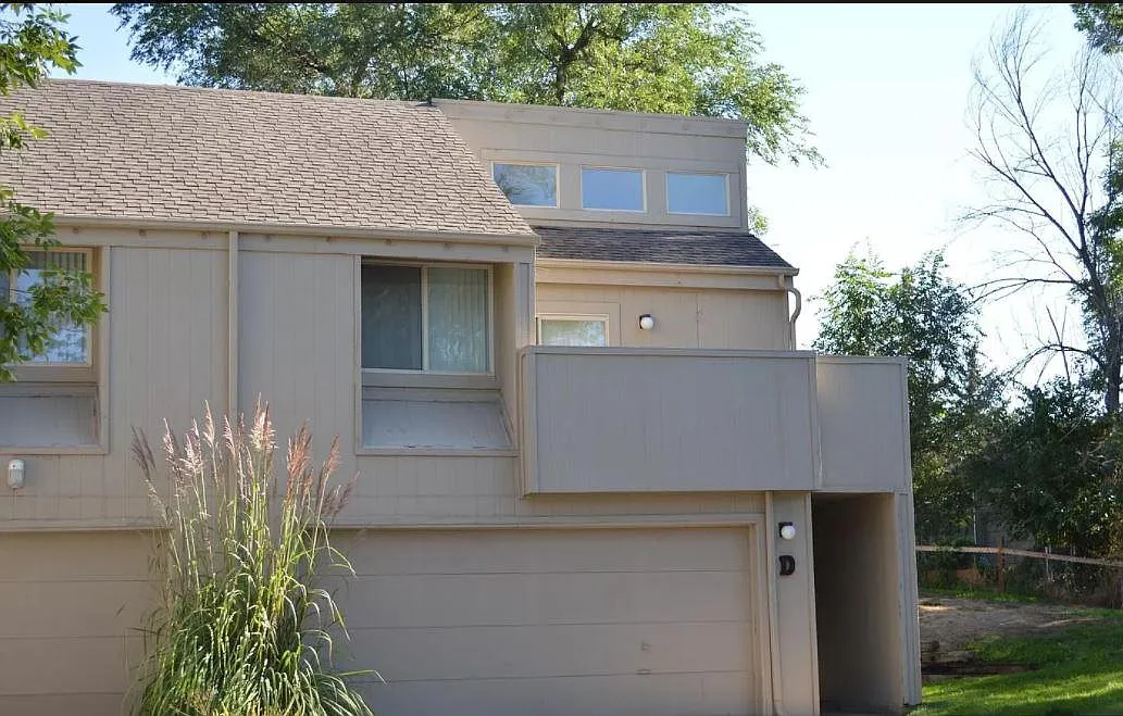1600 Edora Ct — Photo 1
