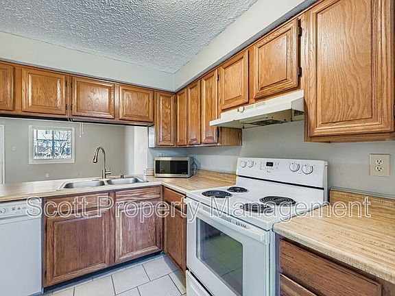 4th image of 128 Long Meadow Ct
